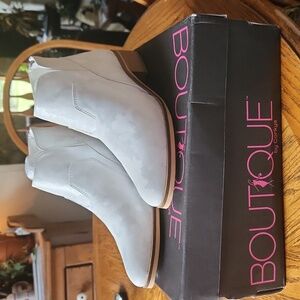 Ladies Boots